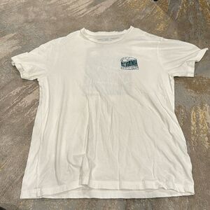 Patagonia Cosmic Peaks Mens medium White Short Sleeve T Shirt Casual Athletic